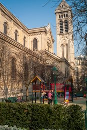 6th-arrondissement;-Bell-tower;-Catholic-church;-Christianity;-Church-of-Notre-Dame-des-Champs;-Kaleidos;-Kaleidos-images;-La-parole-à-limage;-Léon-Ginain;-Neo-Romanesque-architecture;-Notre-Dame-des-Champs-neighbourhood;-Paris;-Places-of-worship;-Playground;-Religion;-Square;-Stories-Pictures;-Tarek-Charara